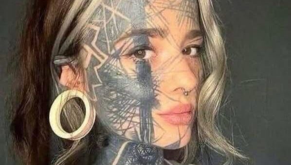 A woman with 800 tattoos reveals a new picture of herself without any ink – the difference is quite striking