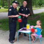 Little Girl’s Lemonade Stand Gets Unexpected Visit from Police — What Happened Next