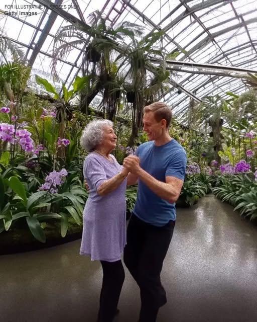 A GRANDSON TOOK HIS TERMINALLY ILL GRANDMOTHER ON A DATE—SHE BURST INTO TEARS UPON SEEING HIS FINAL SURPRISE.