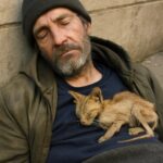 He Had No Home, No Family — Except for the Cat That Slept on His Chest Every Night