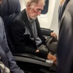 He Mocked Me in Business Class for How I Looked — But When the Plane Landed, Everyone Applauded Me