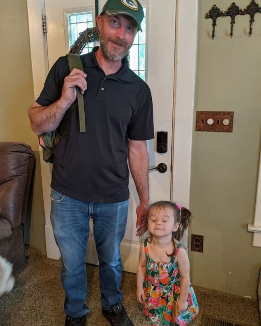 OUR DAUGHTER WAITS BY THE DOOR FOR HER DAD EVERY DAY—AND TODAY SHE NEARLY BROKE ME