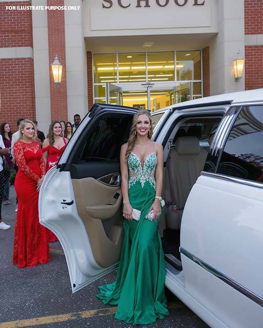 They M.0.cked Me as the Janitor’s Daughter Every Day—But On Prom Night, I Arrived in a Gown and Limousine That Left Everyone Speechless